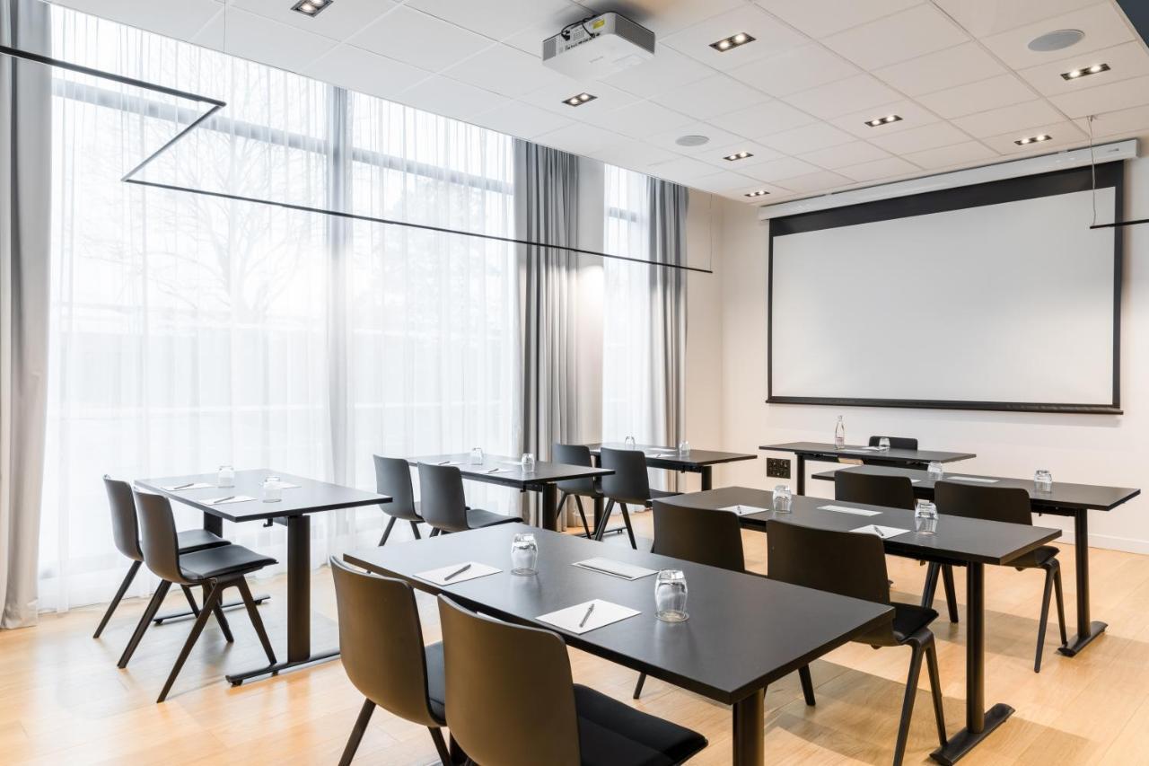 Courtyard By Marriott Paris Creteil Hotel Exterior photo